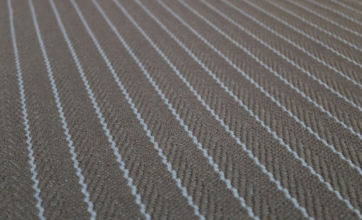 Tapis d'escalier tissé plat Stripes. Claire